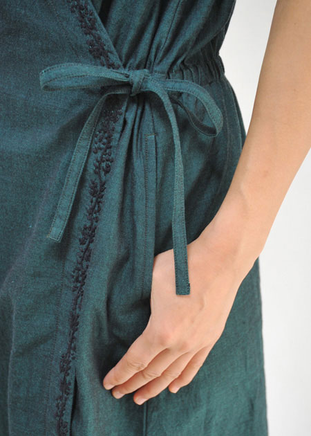 手刺繍ラップドレス | オーガニックコットン・フェアトレードアイテム、エシカルライフスタイルのピープルツリー