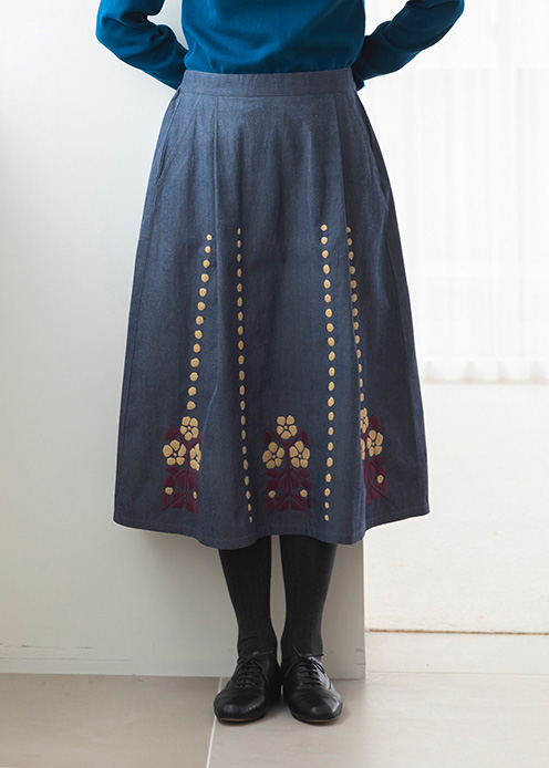 Ｖ＆Ａ 手織りオーガニックコットンコレット柄手刺繍スカート
